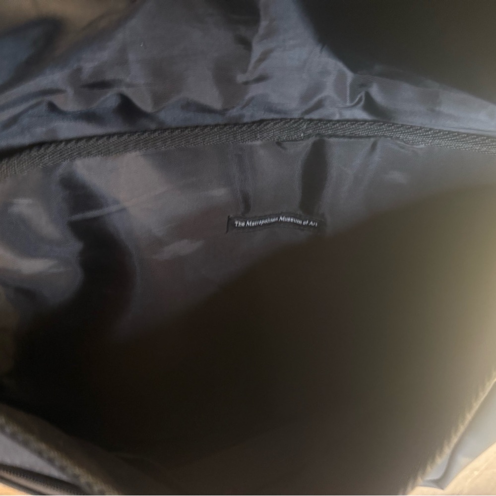 The Metropolitan Museum of Art Messenger Bag Gray Renaissance M Dot - Picture 6 of 9